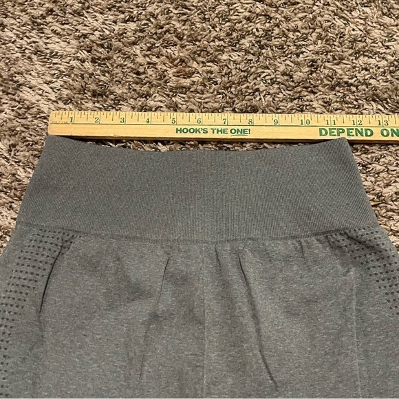 Gymshark Women's Vita Seamless 2.0 Leggings Grey full length compression - Picture 4 of 9